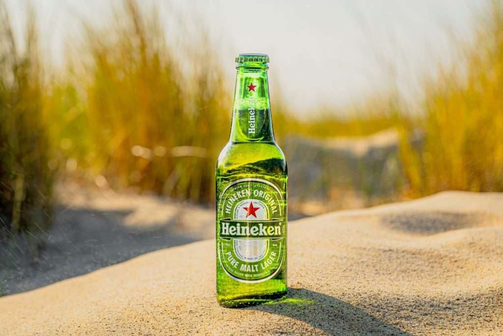 Heineken optimizes global supply chain with technology, balancing strategic and tactical planning efficiently.