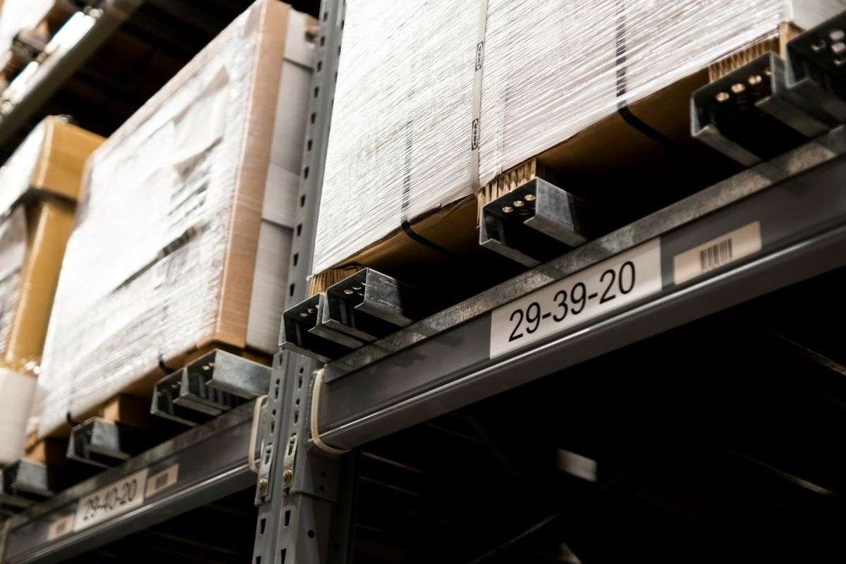 Flexible automation, including AMRs, offers adaptability and scalability, transforming traditional warehousing practices and accommodating rapid market changes.