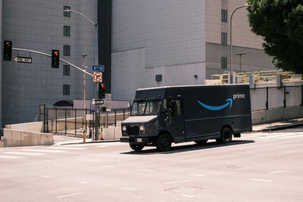 Amazon's AI-driven Vision-Assisted Package Retrieval (VAPR) boosts driver efficiency, saving 30+ minutes per route.