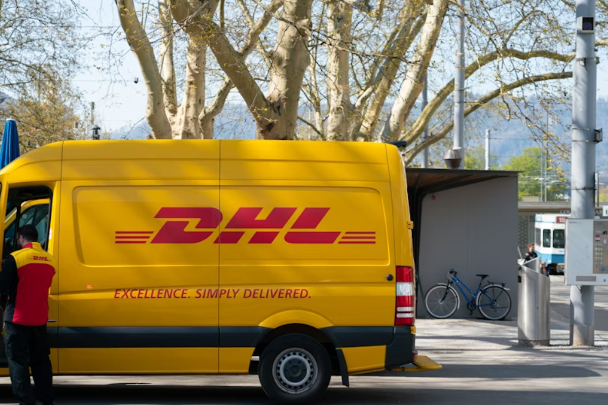 DHL EXPRESS
