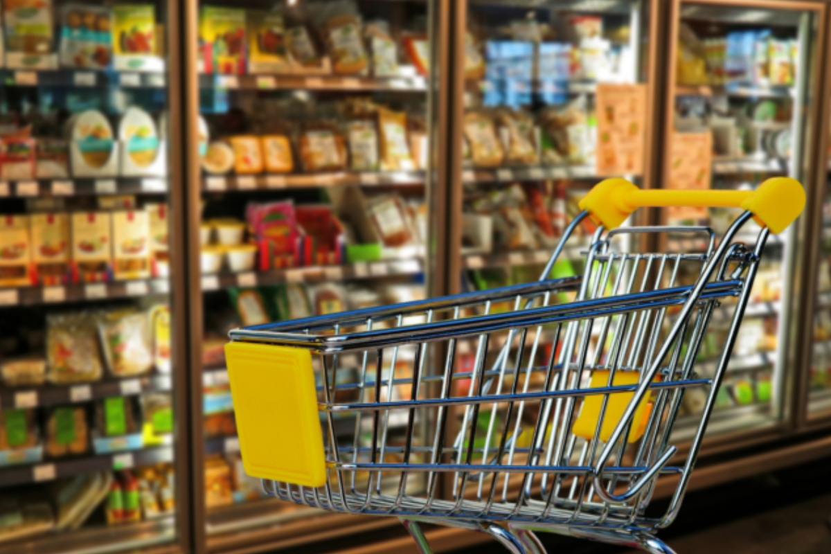 Grocery Retail Faces Downward Shift in Consumer Spending