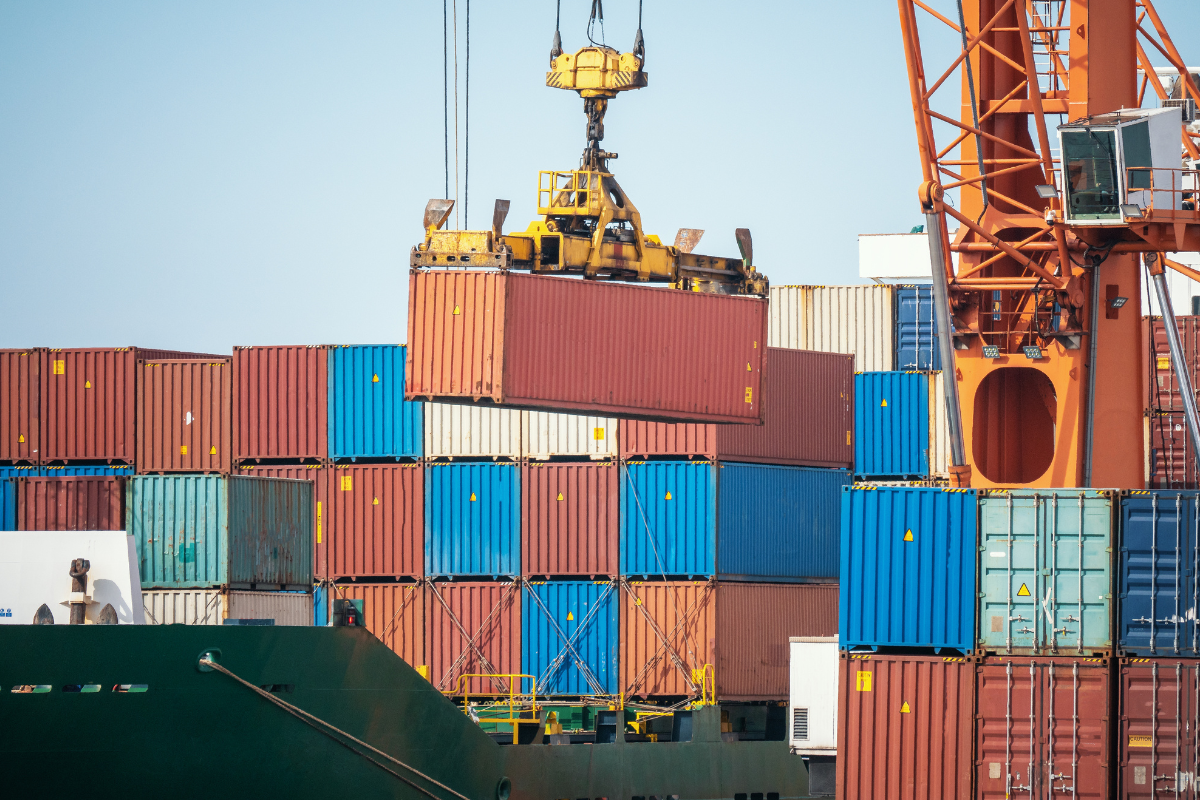 Gray-Zone Trade Rises as Firms Navigate Tariff Pressures