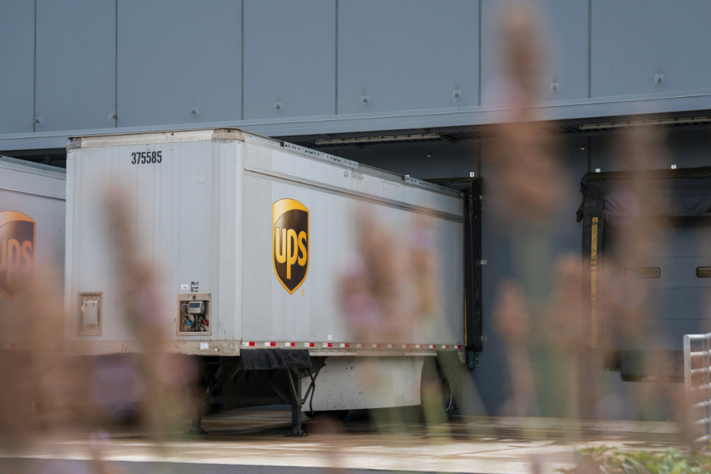 USPS Cuts Air Cargo Costs With Shift To UPS