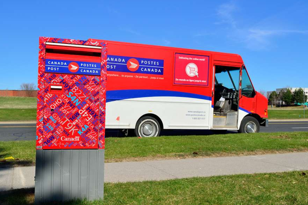 Canada Post Workers Reject Contract Offers
