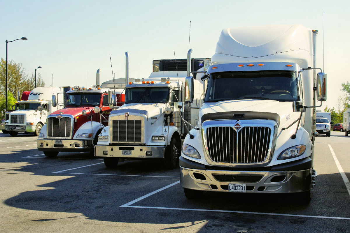 U.S. To Impose 25 % Tariffs on Imported Heavy Trucks