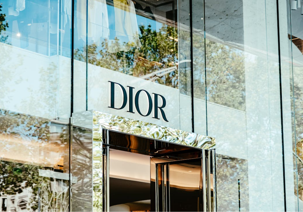Dior Adopts AI Scanning To Cut Shipping Control Times by 85%