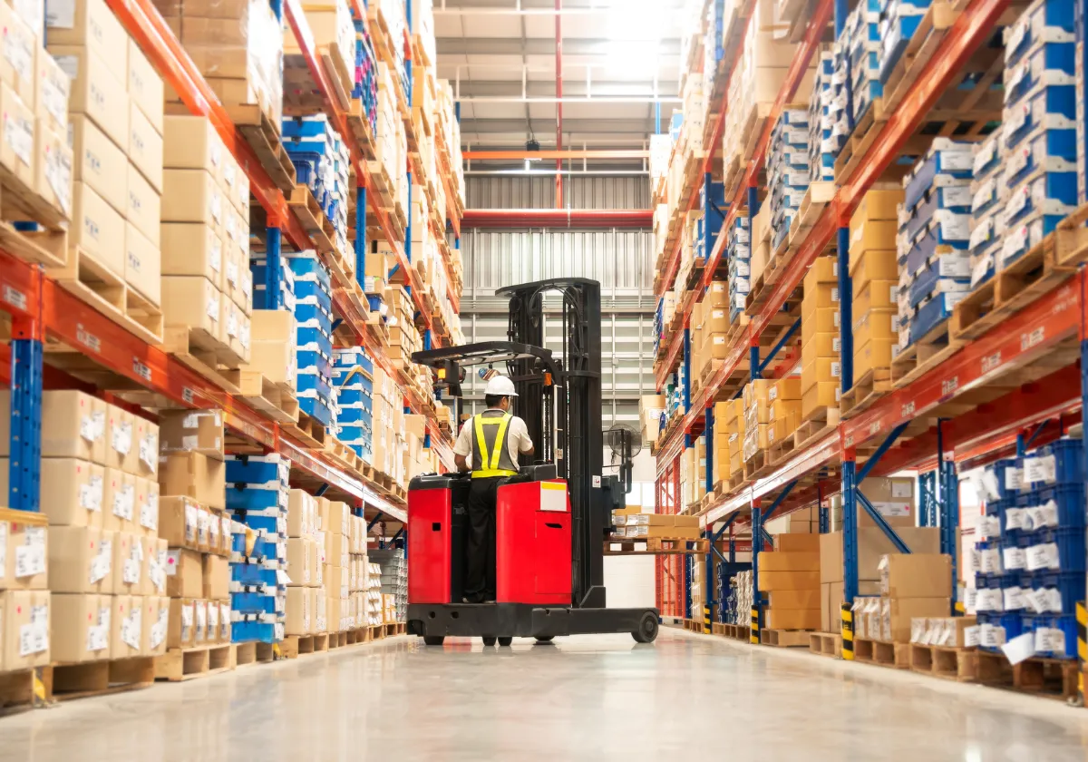 AI-Powered Cameras In Warehouses